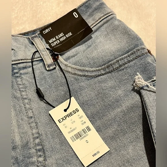 HIGH RISE MOM JEAN - Picture 5 of 6